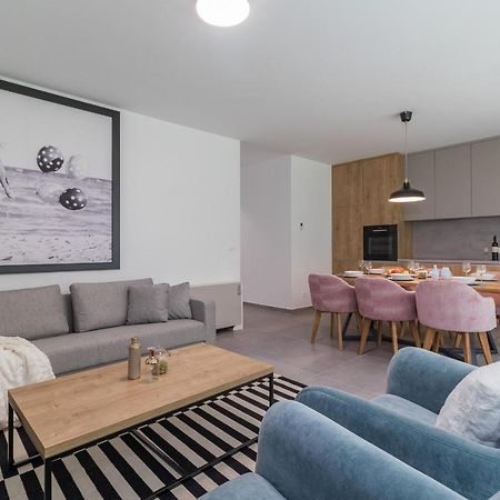 Luxury Apartments Magali 2 โรวีน ภายนอก รูปภาพ