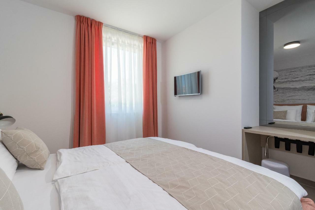 Luxury Apartments Magali 2 โรวีน ภายนอก รูปภาพ