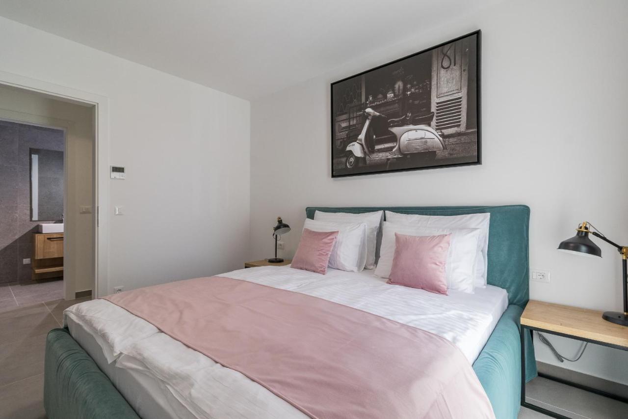 Luxury Apartments Magali 2 โรวีน ภายนอก รูปภาพ